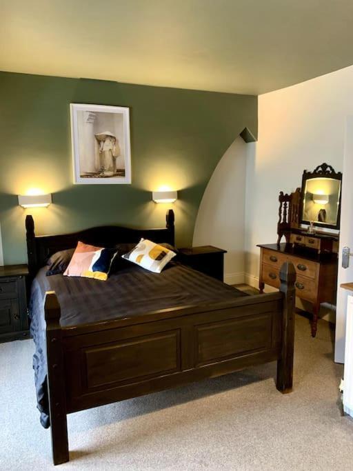 Chic Townhouse Near Tunnels Beaches อิลฟราคูมบ์ ภายนอก รูปภาพ