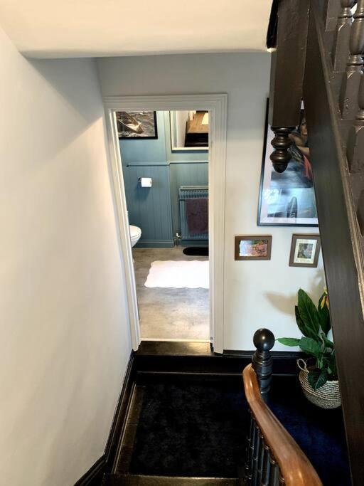 Chic Townhouse Near Tunnels Beaches อิลฟราคูมบ์ ภายนอก รูปภาพ