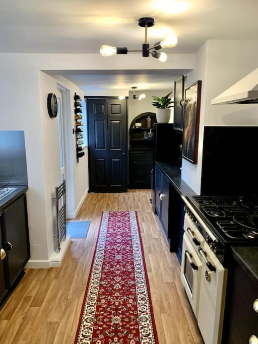 Chic Townhouse Near Tunnels Beaches อิลฟราคูมบ์ ภายนอก รูปภาพ