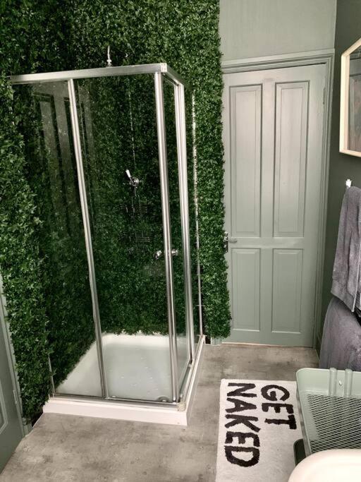 Chic Townhouse Near Tunnels Beaches อิลฟราคูมบ์ ภายนอก รูปภาพ