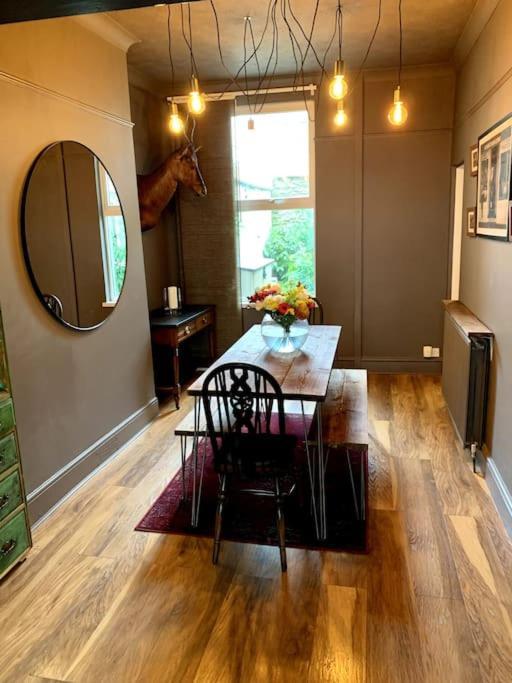 Chic Townhouse Near Tunnels Beaches อิลฟราคูมบ์ ภายนอก รูปภาพ
